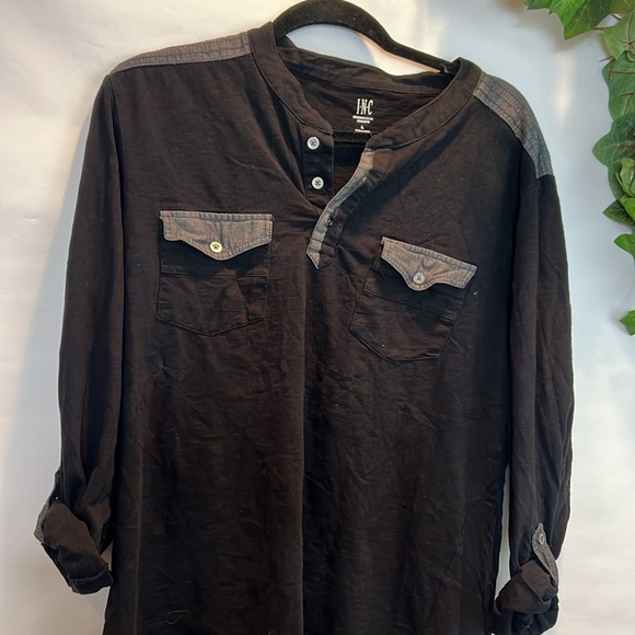 Inc Collection Black Tee - Picture 2 of 6